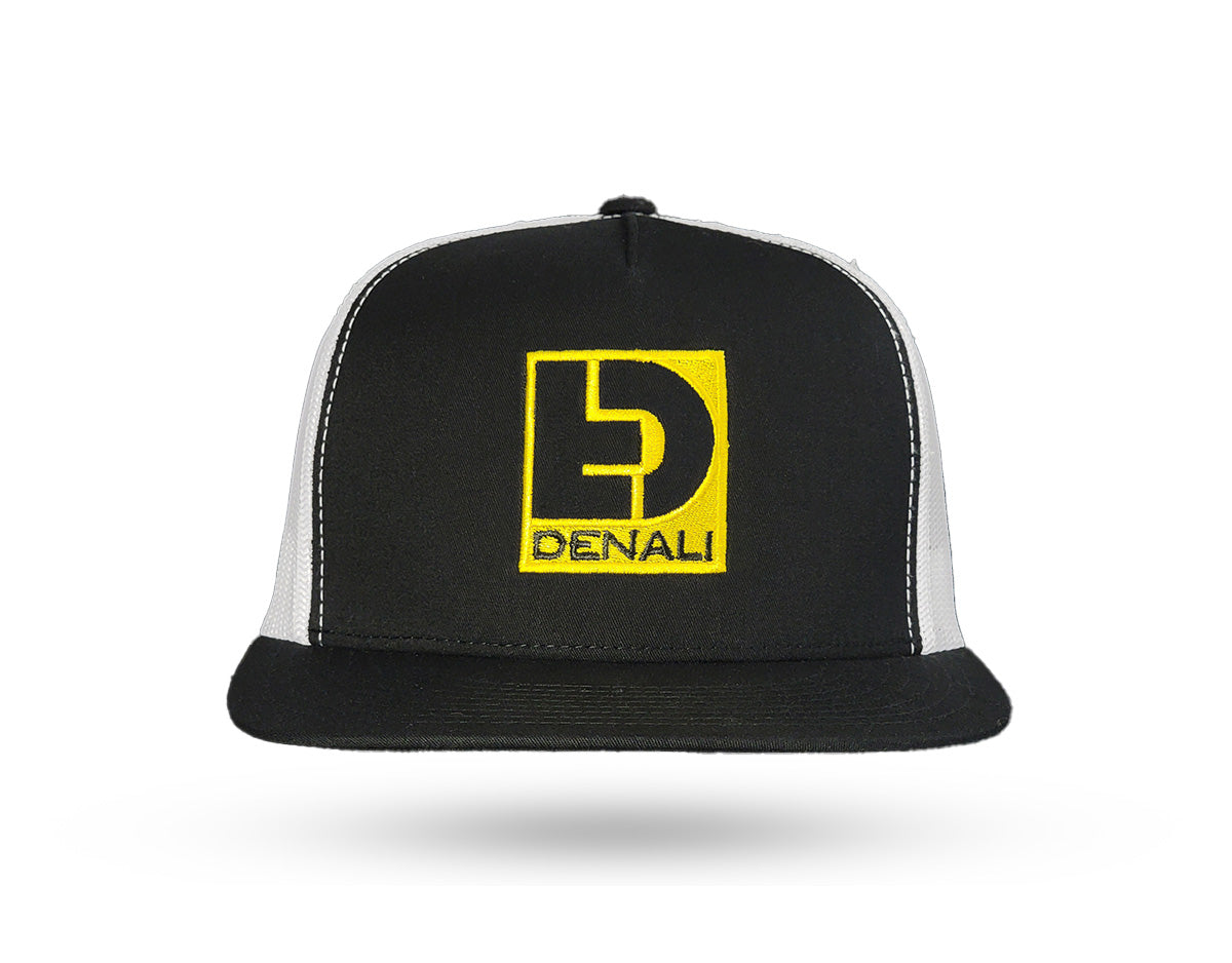 DENALI TRUCKER HAT 2026 BLACK/WHITE